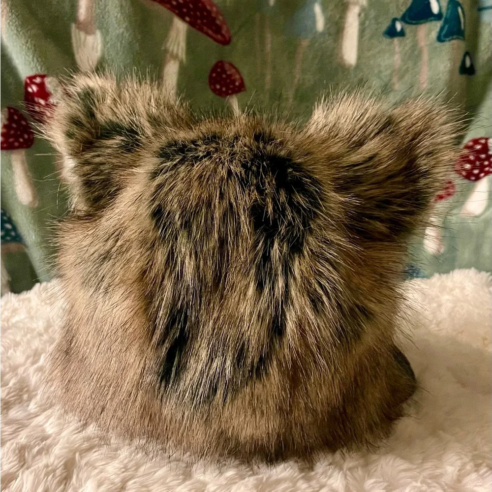 Native Fable Dire Wolf Bonnet